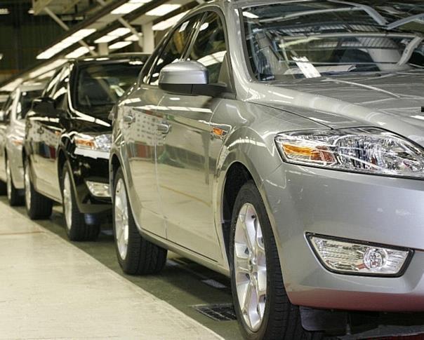 Production of the 2007 Mondeo in Genk (Belgium).